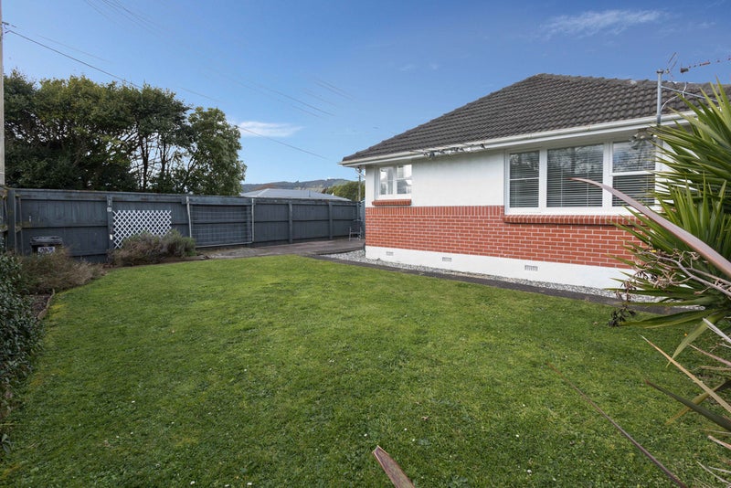 1/6 Granville Street, Silverstream, Upper Hutt - Carousel 11