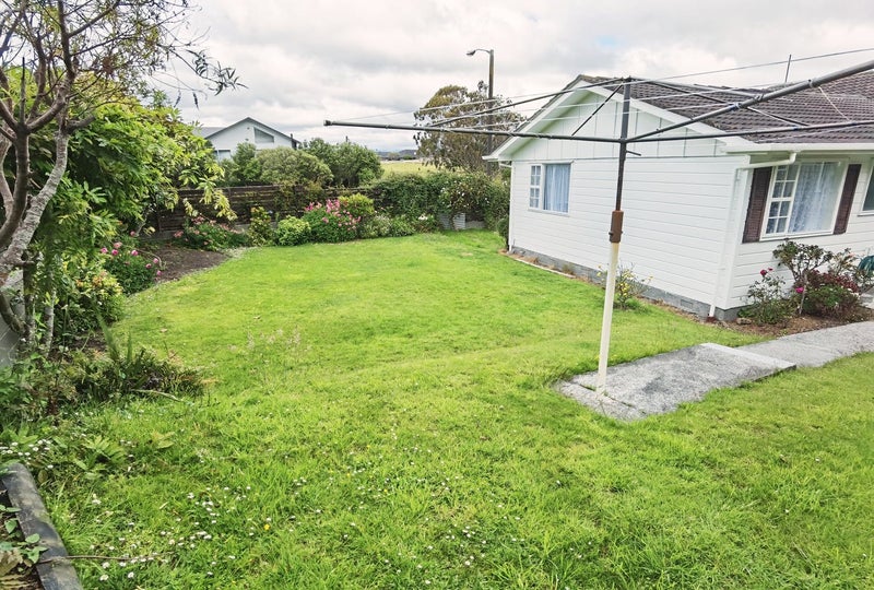 2 Waipounamu Drive, Kelson, Lower Hutt - Carousel 12