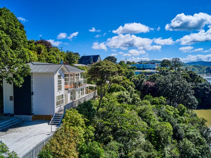 34 Seaview Road, Paremata, Porirua - Carousel 2