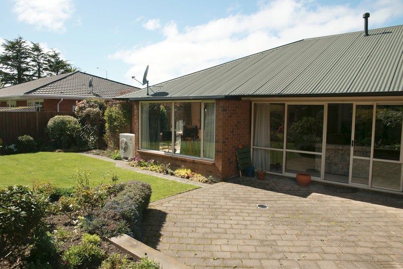 4 Torvill and Dean Lane, Cashmere, Christchurch - Carousel 1