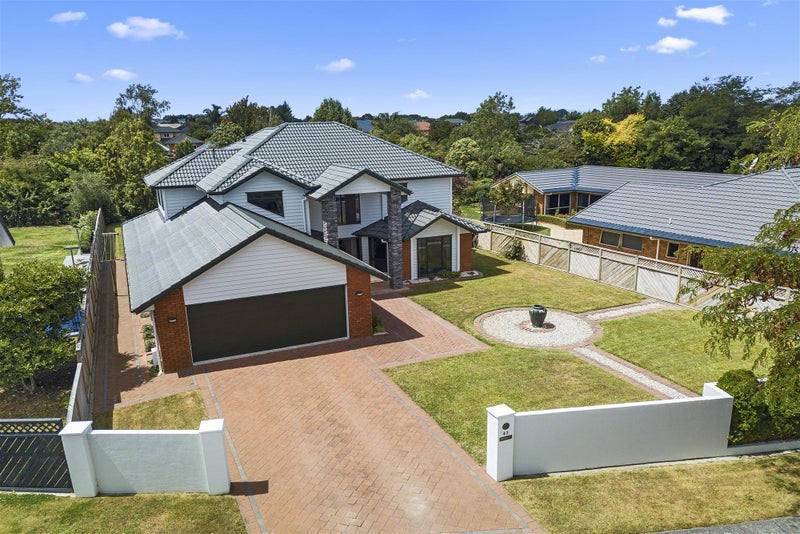 43 Montrose Crescent, Huntington, Hamilton - Carousel 21