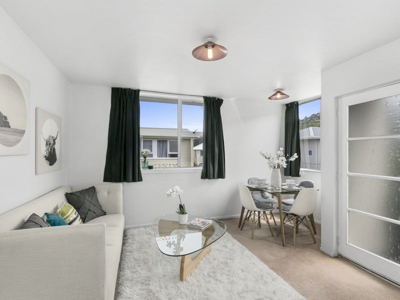 16/76 Freyberg Street, Lyall Bay, Wellington - Carousel 1