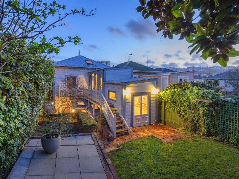 9 Armour Avenue, Mount Victoria, Wellington - Carousel 2