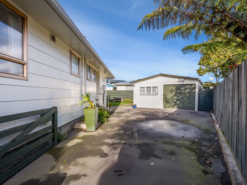 70 California Drive, Totara Park, Upper Hutt - Carousel 18