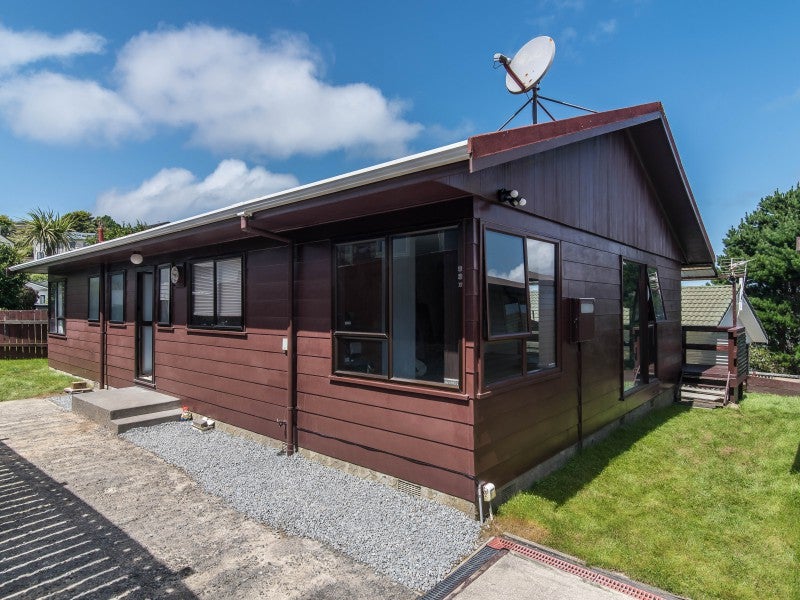 93B Montgomery Avenue, Karori, Wellington - Carousel 1