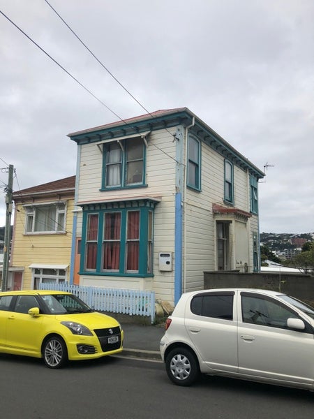 24 Brougham Street, Mount Victoria, Wellington - Carousel 1