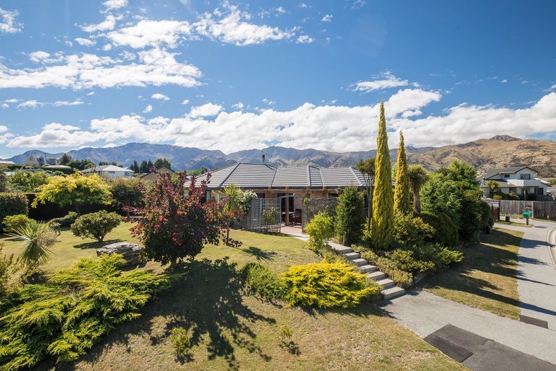 1 Ellie Place, Lake Hāwea - Carousel 1