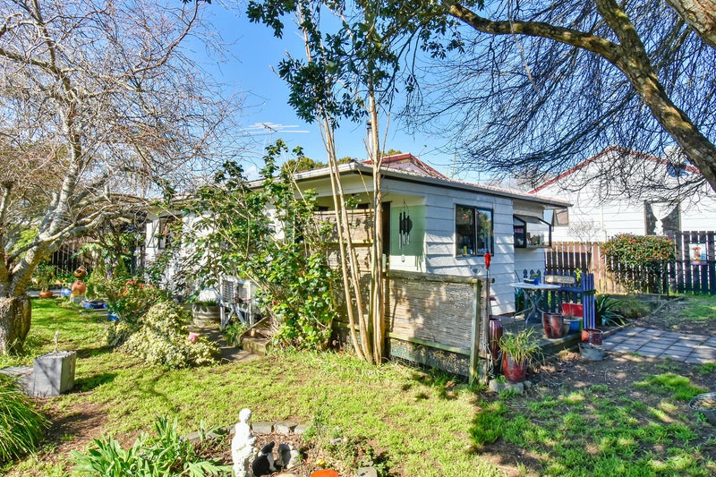 7A Justamere Place, Weymouth, Auckland - Carousel 1