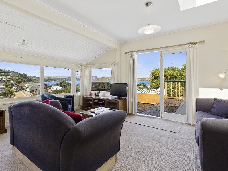 4 Gordon Road, Plimmerton, Porirua - Carousel 23