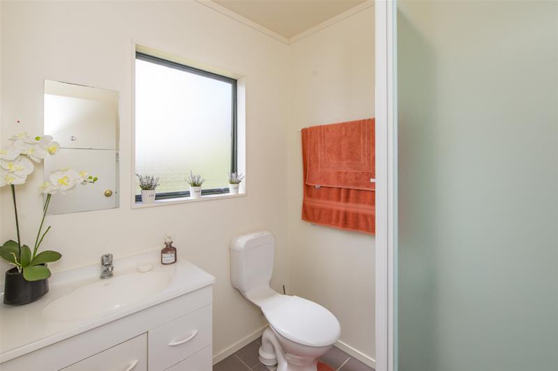 16 Kentwood Drive, Woodridge, Wellington - Carousel 13