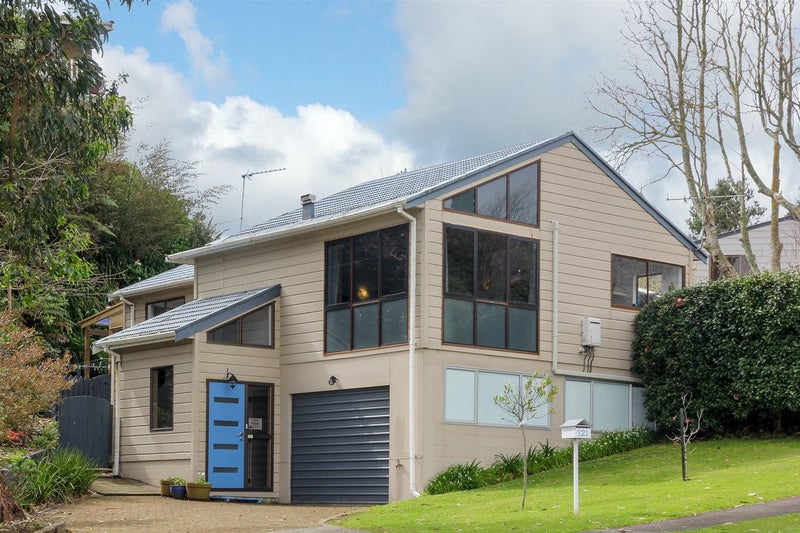 121 Poplar Grove, Whalers Gate, New Plymouth - Carousel 1