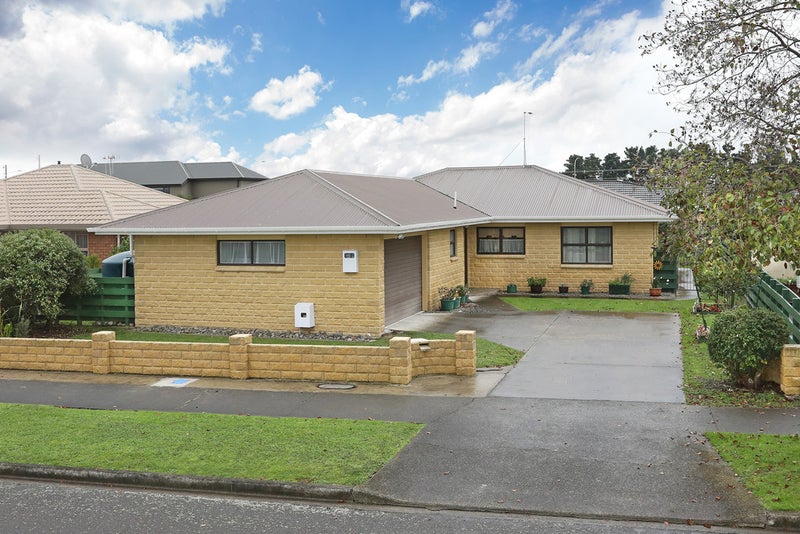 28 Parnell Heights Drive, Kelvin Grove, Palmerston North - Carousel 1