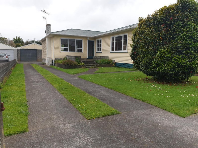 5 Turakina Street, Merrilands, New Plymouth - Carousel 1