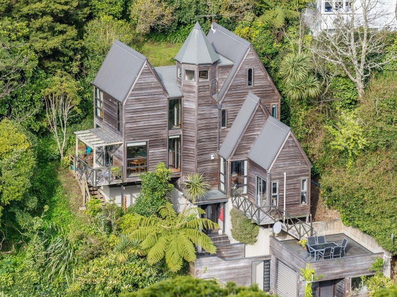 15 Waiapu Road, Kelburn, Wellington - Carousel 1