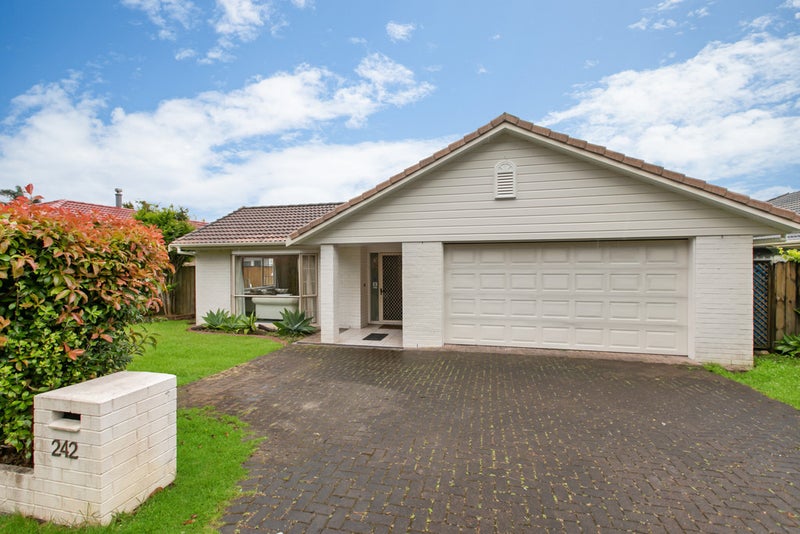 242 Cascades Road, Botany Downs, Auckland - Carousel 2