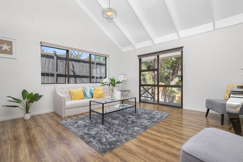 2/23 Gaylands Place, Opaheke, Papakura - Carousel 2