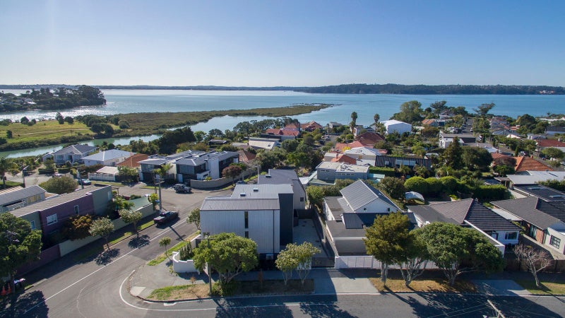 1/49 Lemington Road, Westmere, Auckland - Carousel 4