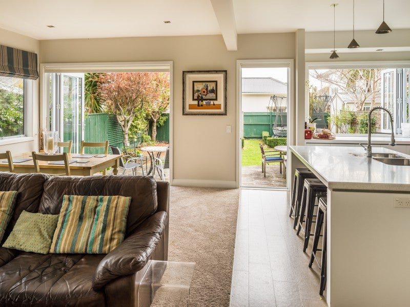 10 Puriri Street, Eastbourne, Lower Hutt - Carousel 2