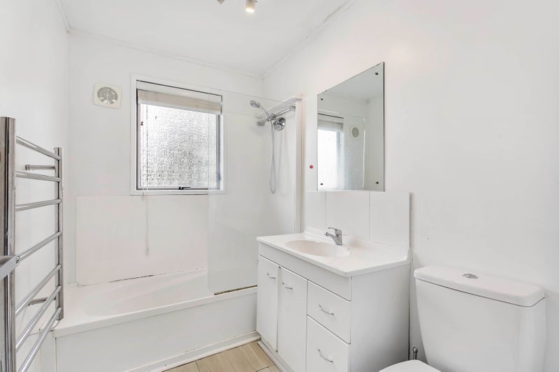 1/9 Glastron Place, Bayview, Auckland - Carousel 8