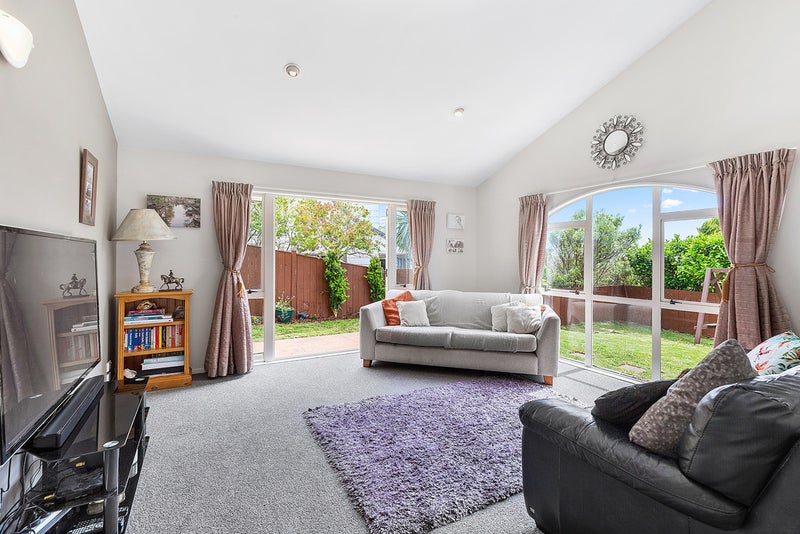 12A Hindipur Terrace, Broadmeadows, Wellington - Carousel 1