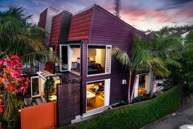 2 Gwilliam Place, Freemans Bay, Auckland - Carousel 1