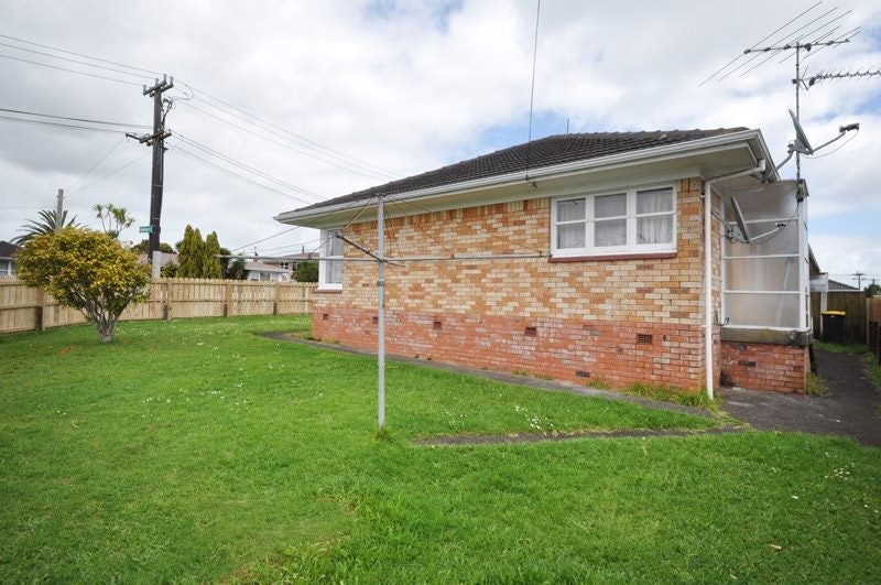 1/2A HOLLINBRIGG PL, Manurewa, Auckland - Carousel 14