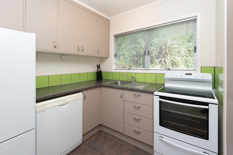 2/16 Kayeleen Place, Howick, Auckland - Carousel 2