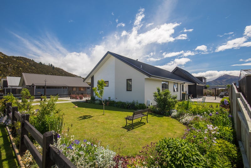 10 Mallard ST, Albert Town, WANAKA - Carousel 1