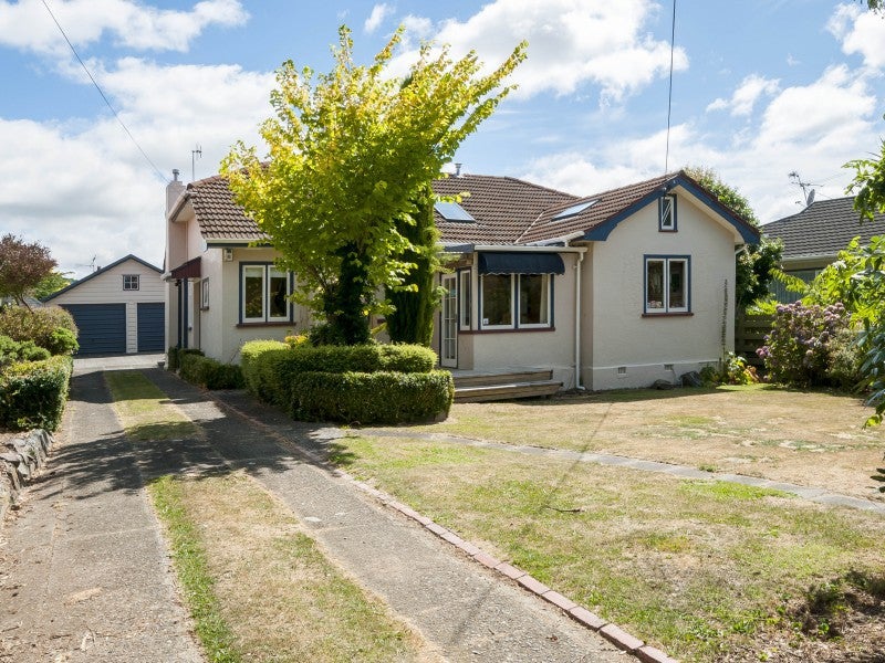 14 Tawa Street, Woburn, Lower Hutt - Carousel 1