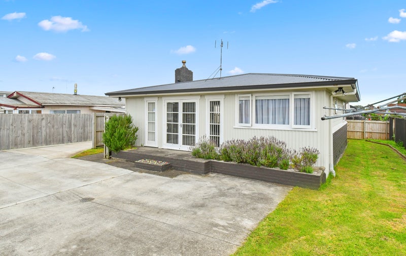 3 Greers Road, Weymouth, Auckland - Carousel 1