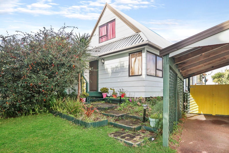 11 Deodar Place, Totara Heights, Auckland - Carousel 2