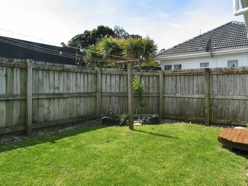 8 Whitehouse Road, Titahi Bay, Porirua - Carousel 17