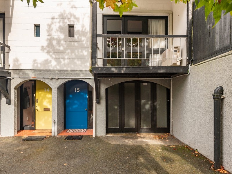 15/10 Pitarua Street, Thorndon, Wellington - Carousel 1