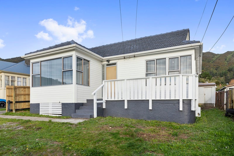 1/93 Wilkie Crescent, Naenae, Lower Hutt - Carousel 1