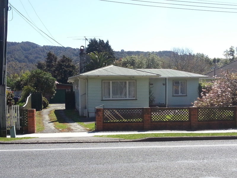 6 Coast Road, Wainuiomata, Lower Hutt - Carousel 1