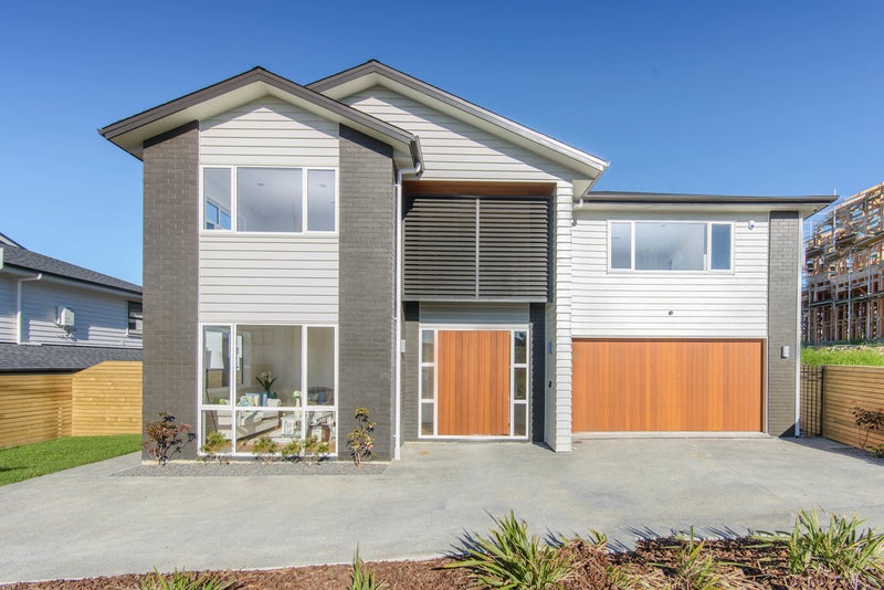 5 Makura Road, Long Bay, Auckland - Carousel 1