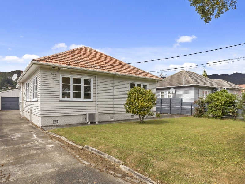 6 Durham Crescent, Fairfield, Lower Hutt - Carousel 1