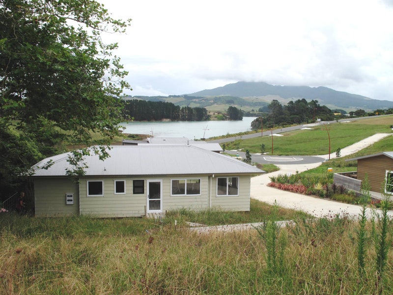 8B Harakeke Place, Raglan, Raglan - Carousel 1