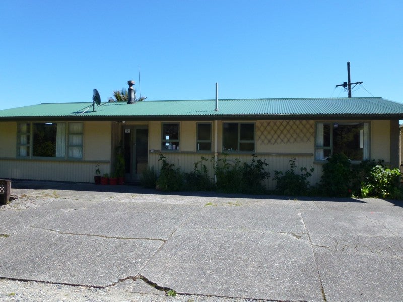 7 Redwood Place, Karoro, Greymouth - Carousel 1