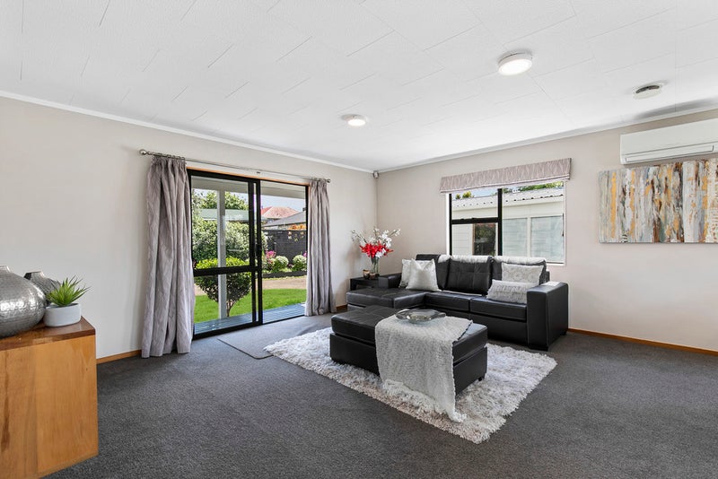16B Lipscombe Avenue, Papatoetoe, Auckland - Carousel 2