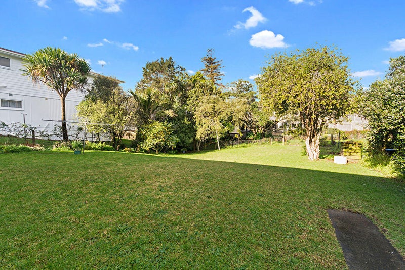 75 Tiroroa Avenue, Te Atatu South, Auckland - Carousel 12