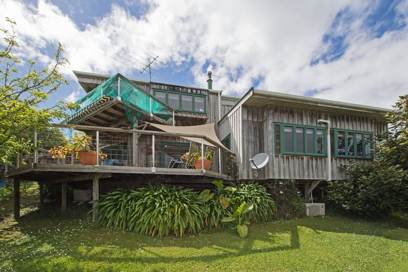 5 Huia Street, Oneroa, Waiheke Island - Carousel 1