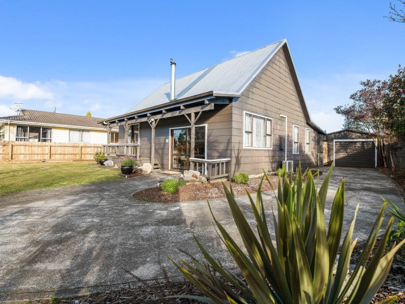 10 Urquhart Place, Fairy Springs, Rotorua - Carousel 1