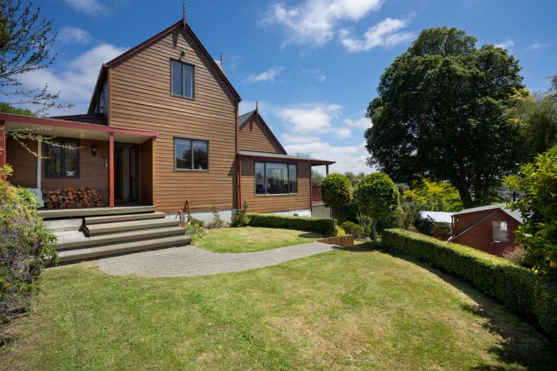 28C Albert Terrace, Saint Martins, Christchurch - Carousel 2