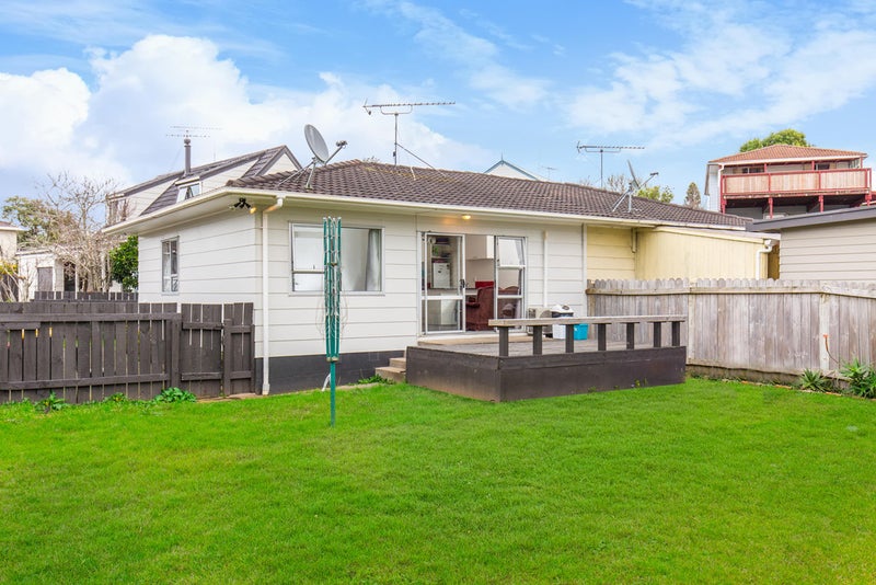 1/9 Slim Place, Clendon Park, Auckland - Carousel 1