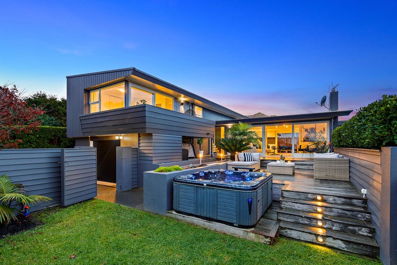 1/69 Seaview Road, Castor Bay, Auckland - Carousel 1