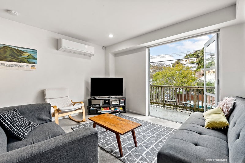 130A Aro Street, Aro Valley, Wellington - Carousel 2