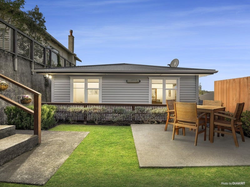 76 Farnham Street, Mornington, Wellington - Carousel 1