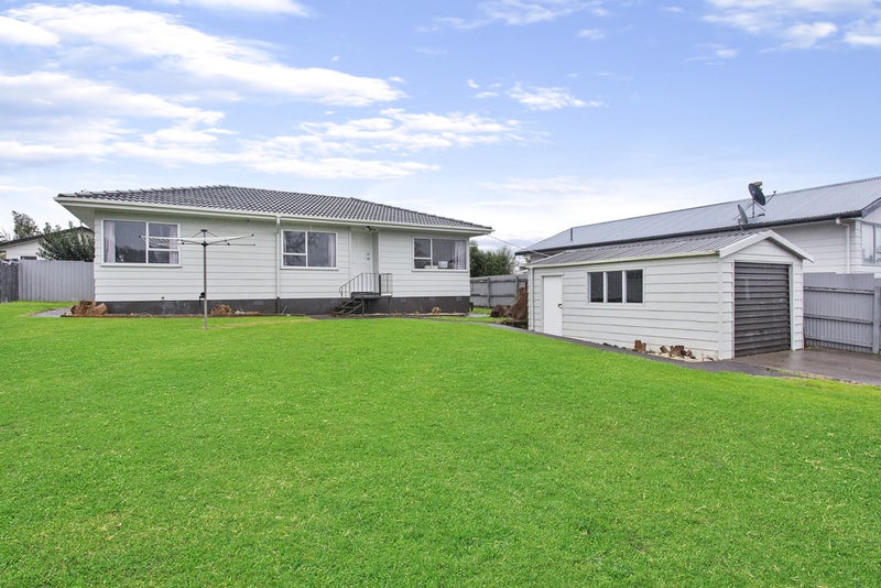 32 Moncrieff Avenue, Clendon Park, Auckland - Carousel 1