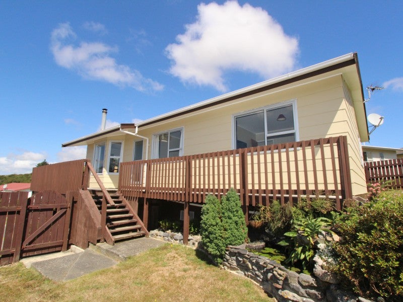8 Parkinson Close, Whitby, Porirua - Carousel 2